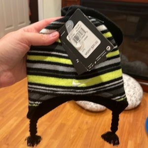 Nike NWT baby winter hat and glove set! 12/24 Mo.